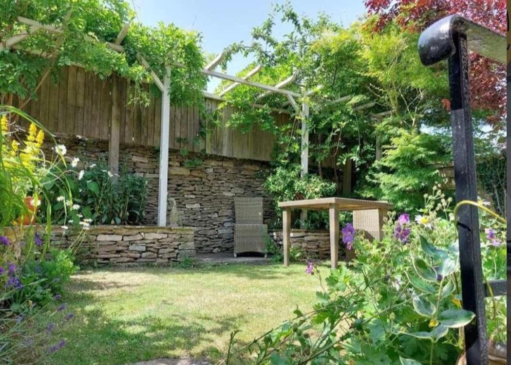 Coombers Mead Cottage テットベリー エクステリア 写真